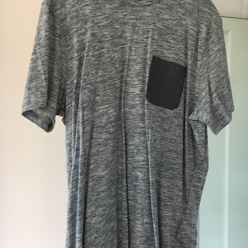 2 Men’s Banana Republic XL Shirts
